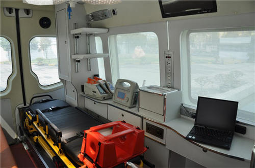 正安县救护车内部